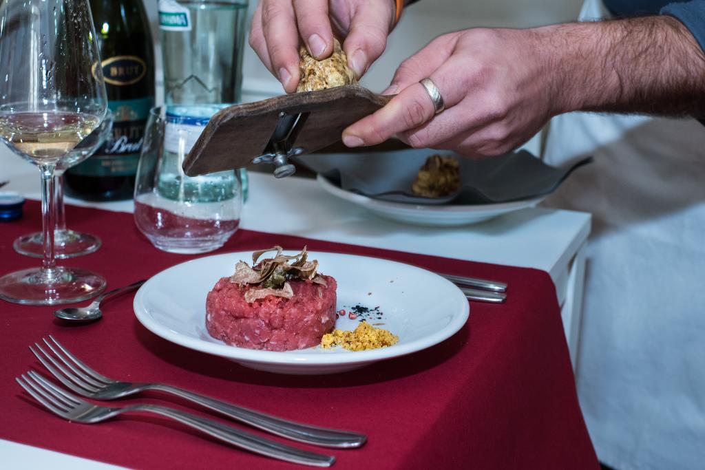 Willa Azienda Agricola Simone Cerruti - Moscateria Castiglione Tinella Zewnętrze zdjęcie