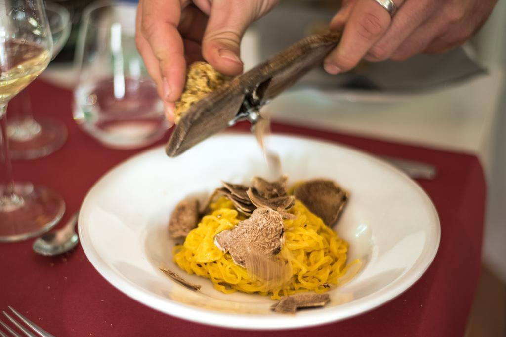 Willa Azienda Agricola Simone Cerruti - Moscateria Castiglione Tinella Zewnętrze zdjęcie