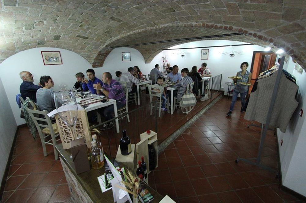Willa Azienda Agricola Simone Cerruti - Moscateria Castiglione Tinella Zewnętrze zdjęcie